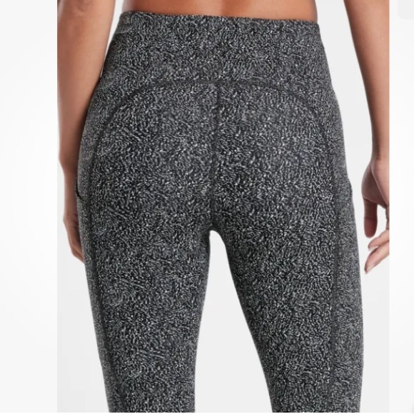 Athleta Ultimate Stash Pocket Textured Pixelated 7/8 Tight Leggings - Picture 4 of 14